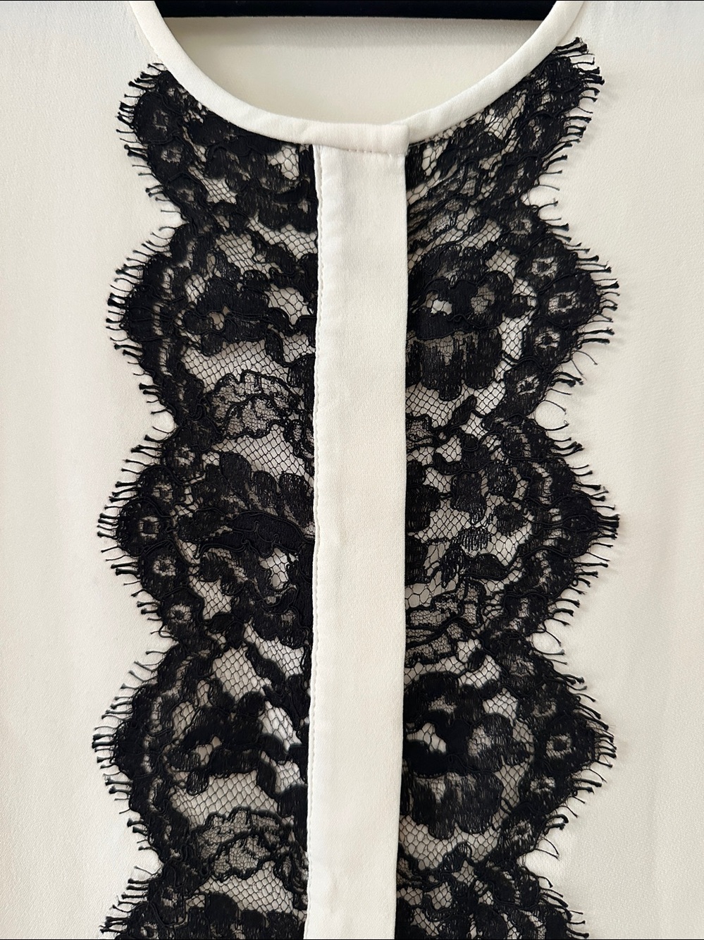 St. John Cream Silk Sleeveless Blouse with Black Lace Center - Picture 3 of 6